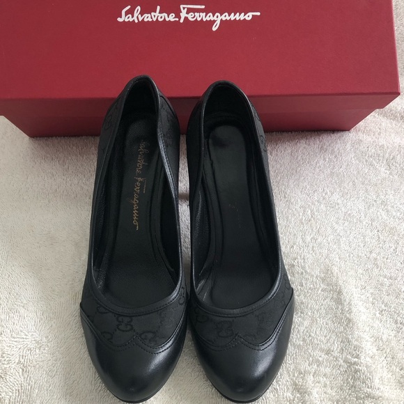 Salvatore Ferragamo EUC Heels, Sz 6.5 - Picture 5 of 14